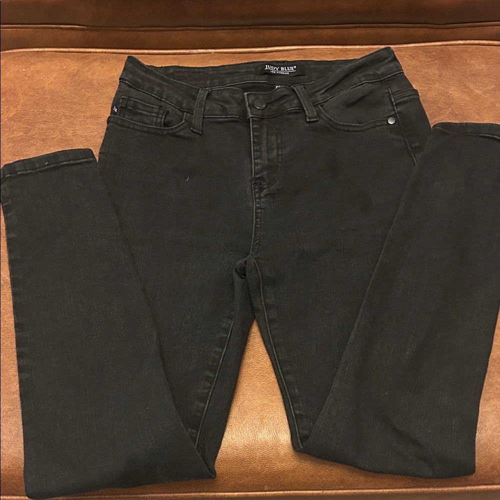 Judy Blue Los Angeles Skinny jeans black, Size 5/27 with a skinny fit. EUC